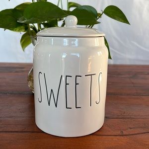 Rae Dunn Cookie Jar